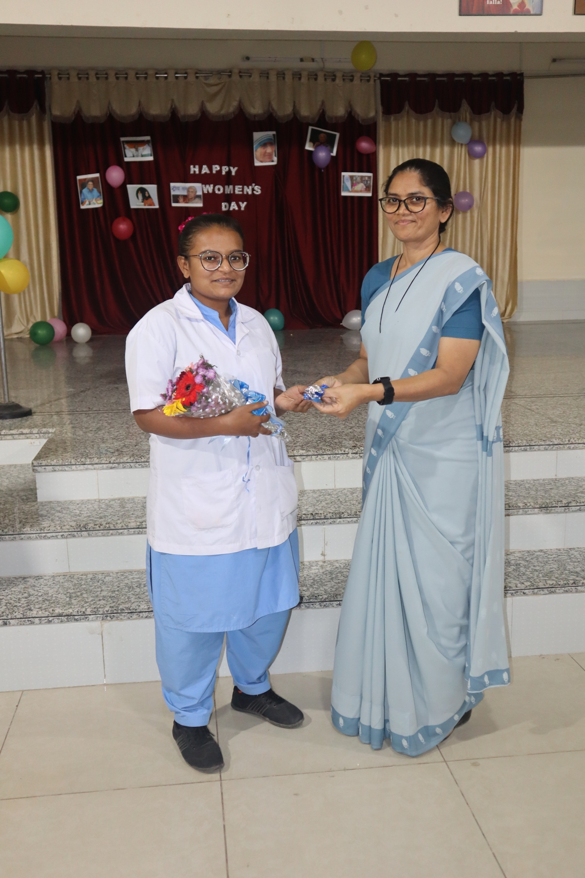 Nidhi 1st Rank In Gnm Ii Year 2025-26
